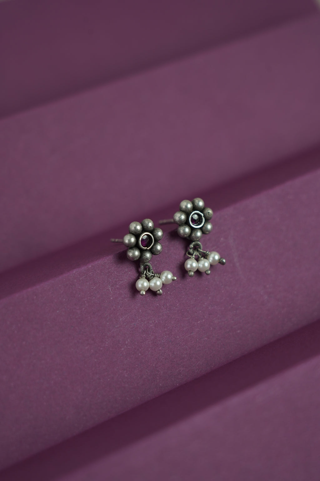 Floral Butti with Latkan