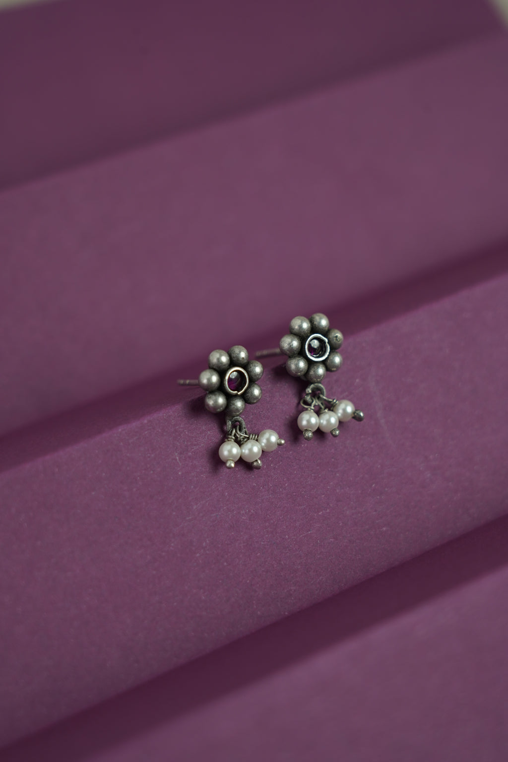 Floral Butti with Latkan